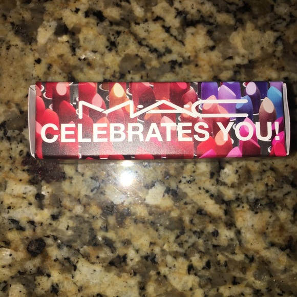 Mac Velvet Teddy Mini Lipstick - Picture 3 of 3